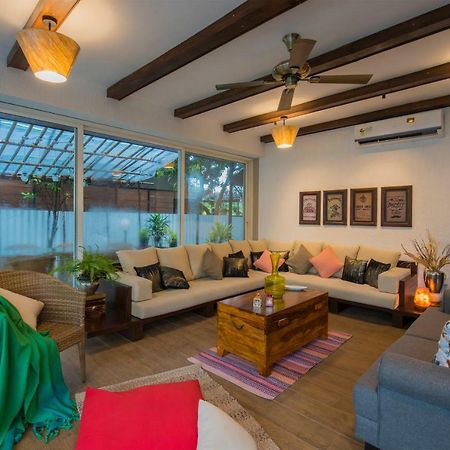 El Lodge By Stayvista - Pool, Lawn, And A Charming Gazebo For Your Perfect Getaway Lonavala Eksteriør billede