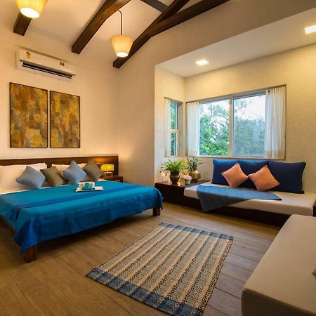 El Lodge By Stayvista - Pool, Lawn, And A Charming Gazebo For Your Perfect Getaway Lonavala Eksteriør billede